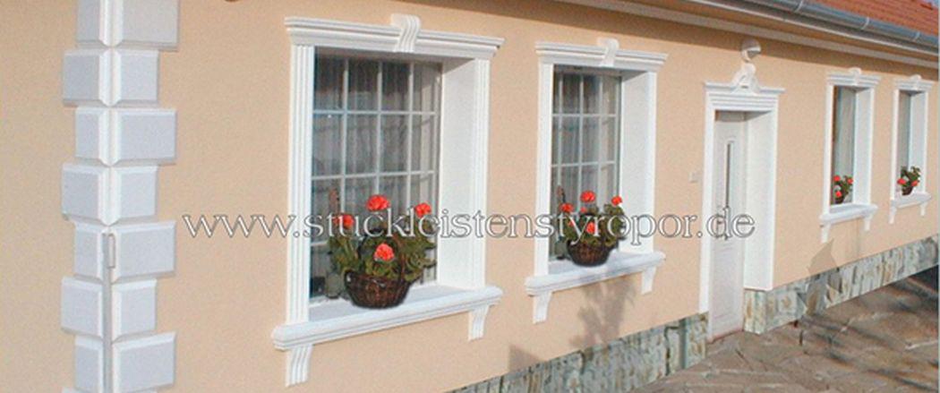 Tür-und-Fensterumrandung-mit-beschichteten-Fassadenprofilen-aus-Styropor