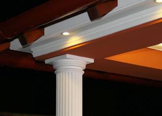 Beschichtete Fassadenprofile und beschichtete Säulenverkleidung