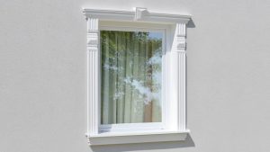 Moderne Stuckfenster für reizvolle Fassadenakzente