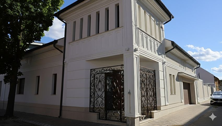 Außenstuck für Fassaden: Gesimsleisten Potsdam 130, Düsseldorf 135 und Bochum 127 für ein einheitliches Design