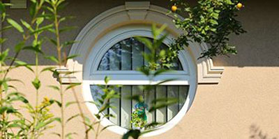 Rundfenster mit flexibler Stuckleiste Ankara 108 und passendem Keilstein Rundfenster mit flexibler Stuckleiste Ankara 108 und passendem Keilstein