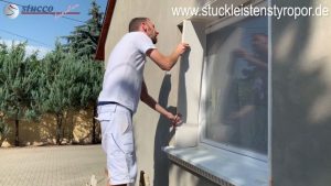 Stuckprofile und Laibungsplatten zur Tür- und Fensterumrahmung